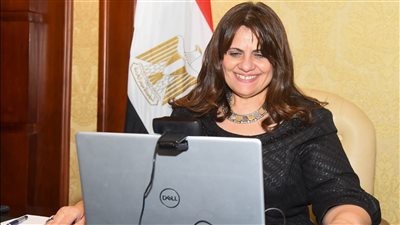 وزيرة الهجرة: قانون إعفاء سيارات المصريين بالخارج من الجمارك لا يضر بالصناعة