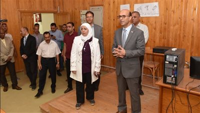 رئيس جامعة أسيوط يُعلن تخصيص أتوبيسات لنقل طلاب الجامعة الأهلية