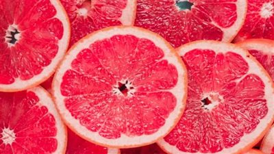 تُعزز عملية الهضم.. تعرف على فوائد تناول الجريب فروت لصحة الجسم 