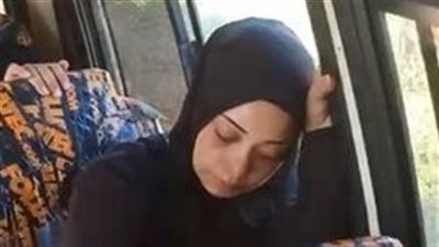 والدة التلميذتين إيمان وسجدة ضحيتي حقنة خاطئة بمنيا البصل: يارب برد قلبي |فيديو 