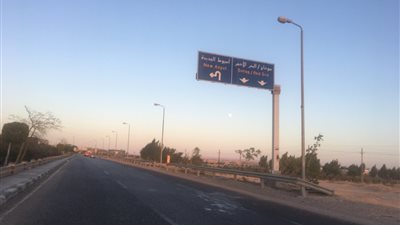 العربيات اتعجنت.. مصرع وإصابة 9 أشخاص في حادث تصادم سيارتين بطريق أسيوط سوهاج 