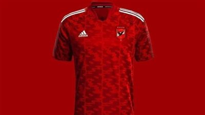 الأهلي يبدأ الإعداد لتصميمات زي فريق الكرة للموسم المقبل