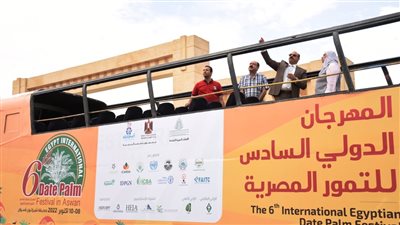 محافظ أسوان يتابع استعدادات انطلاق المهرجان الدولي للتمور