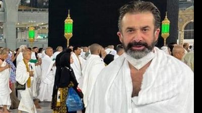 بعد نجاحه في كيرة والجن.. كريم عبد العزيز يؤدي مناسك العمرة