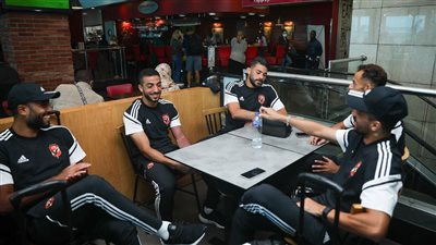 بعثة الأهلي تغادر إلى تونس لمواجهة الاتحاد المنستيري |صور 