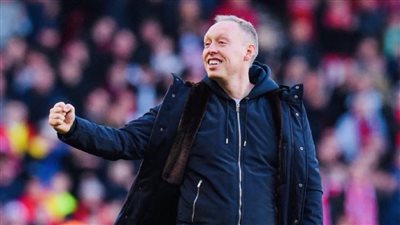 رغم تراجع النتائج.. نوتنجهام يمدد عقد ستيف كوبر حتى 2025