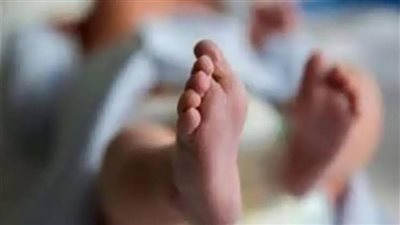 دفن جثمان طفلة حديثة الولادة عُثر عليها بجوار عمارة في المنوفية