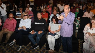 الناقد طارق الشناوي من مهرجان الإسكندرية: عادل إمام غيّر فكره بسبب صعيدي في الجامعة الأمريكية