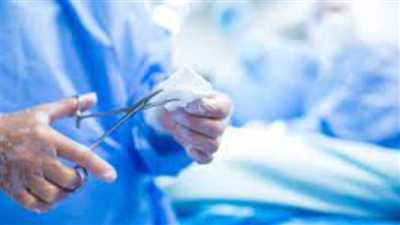 والدة طفل تعرض لخطأ طبي: الدكتور قاللي إنه غلط وهو بيعمل العملية بجهاز الكي وحصل حريق في العضو الذكري| تحقيقات 