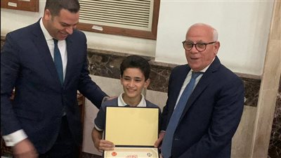 شهادات تقدير ومكافآت مالية.. محافظ بورسعيد يُكرم الأئمة وحفظة القرآن الكريم | صور 