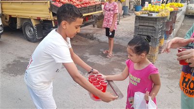 شربات موز وتواشيح دينية.. أبرز مظاهر احتفال أهالي الإسكندرية بالمولد النبوي الشريف | صور 