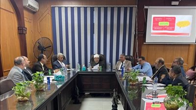 رئيس جامعة الأزهر يجتمع بأعضاء اللجنة العليا لإدارة برنامج الدبلوم العام في التربية