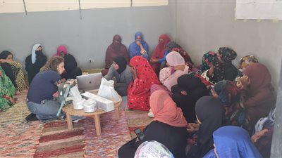 استعدادا لمؤتمر المناخ.. البيئة: تنظيم برامج لتدريب المرأة على أحدث أساليب تصميم المنتجات اليدوية