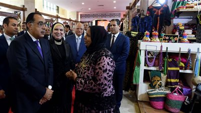 مدبولي: توجيهات رئاسية بتوفير سبل الدعم لتطوير قطاع المشروعات الصغيرة والمتوسطة