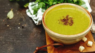 طريقة عمل البصارة الشيف فاطمة أبو حاتي.. تناوليها بجانب الجرجير