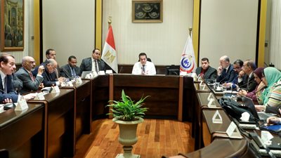 وزير الصحة يتابع تشغيل 200 عيادة تخصصية بـ 50 وحدة صحية بالغربية