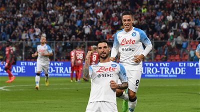 نابولي يضرب كريمونيسي برباعية في الدوري الإيطالي