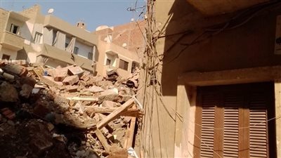 بعد إخلاء السكان.. النيابة العامة تأمر بتشكيل لجنة لمعاينة العقارات المجاورة لعقار ملوي