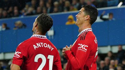 نجم مانشستر يونايتد: كنت أشاهد مهارات أساطير كرة القدم بإنترنت مسروق