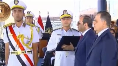 الرئيس السيسي يكرم أوائل كلية الشرطة دفعة 2022| أسماء