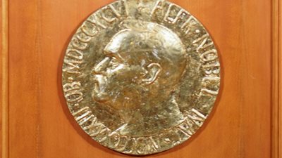 3 أمريكيين يفوزون بجائزة نوبل للعلوم الاقتصادية 2022