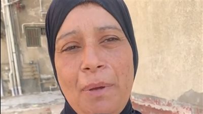 كان بيشرب بيبسي.. والدة الطالب المطعون بسكين ببورسعيد: ابني بين الحياة والموت وعاوزة حقه | فيديو