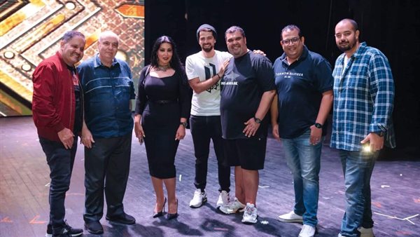 أبطال مسرحية كازينو