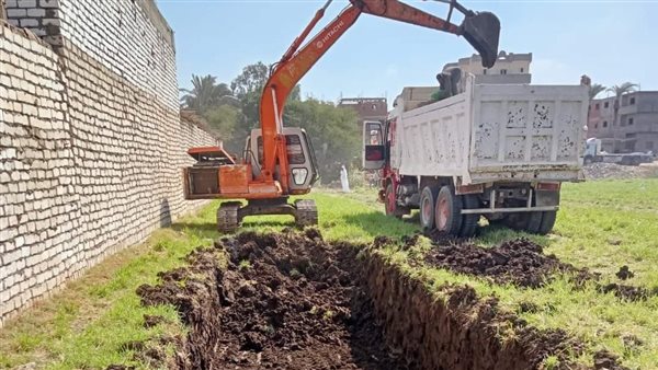 جانب من بدء أعمال