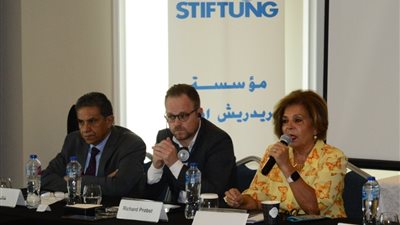 مشيرة خطاب: قضية تغير المناخ تتطلب تعاونا دوليا فعالا 