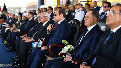 تدريبات قتالية ومداهمات بالذخيرة.. العنصر النسائي يُظهر احترافية عالية بـ حفل خريجي أكاديمية الشرطة | صور