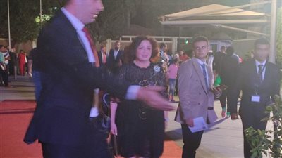 شيرين وإلهام شاهين ومحمود حميدة أول الحضور في ختام مهرجان الإسكندرية السينمائي