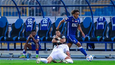 التعادل الإيجابي يحسم قمة الدوري السعودي بين الهلال والشباب 