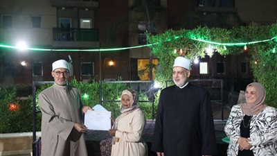 البحوث الإسلامية يكرّم الطالبات الوافدات الفائزات في مسابقة حفظ الأربعين النووية