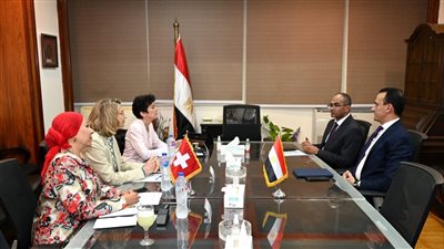 الإسكان تكشف تفاصيل مشروعات المياه والصرف المشتركة مع الجانب السويسري