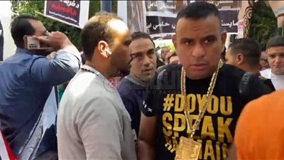 محمود الليثي يتجاهل مصطفى كامل خلال الإدلاء بصوته في انتخابات الموسيقيين.. والأخير: أنا اللي مسلمتش عليه