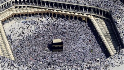 اتحاد المصريين في الخارج يكشف حقيقة أداء العمرة شاملة الإقامة بـ 4400 جنيه