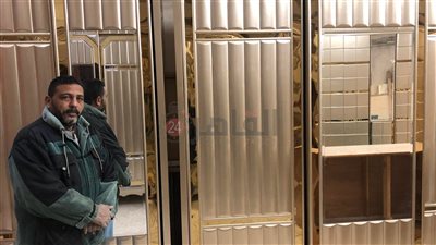 كان بينقذ بنته.. زوج يتعدى على حماه بسلاح أبيض بالمحلة | صور