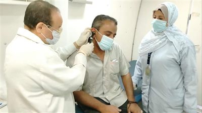 صحة المنيا تقدم الخدمات الطبية لـ 1814 حالة بقرية نزلة تونة بملوي