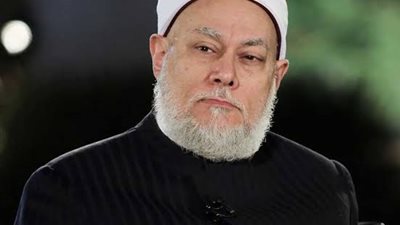 سائل: وعدت فتاة بالزواج وأهلي يرفضونها فماذا أفعل؟.. وعلي جمعة: لا تتزوجها 