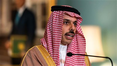 وزير الخارجية السعودي يصل إلى القاهرة للمشاركة في مؤتمر المساعدات الإنسانية لغزة
