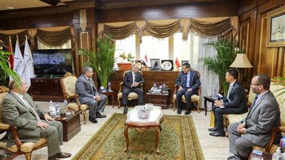 وفد دبلوماسي سنغافوري رفيع المستوى يزور الهيئة العامة لميناء الإسكندرية