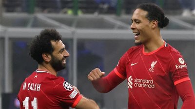 فان دايك يمتدح محمد صلاح بعد هاتريك دوري أبطال أوروبا