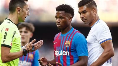 سانشيز مارتينيز حكمًا لـ كلاسيكو ريال مدريد وبرشلونة في الدوري الإسباني