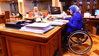 لمدة يوم | هبة ذات الـ24 عامًا تتقلد منصب وزيرة التضامن.. وتعقد لقاءات مع قيادات الوزارة