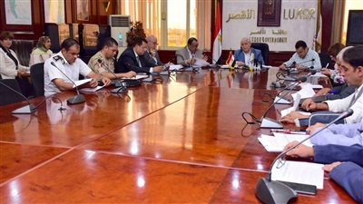 سرعة تلبية طلبات المواطنين والحفاظ على أراضي الدولة.. أهم قرارات المجلس التنفيذي بالأقصر