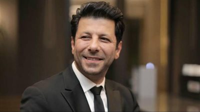 إياد نصار يشبه لوك توم كروز في فيلم المطاريد