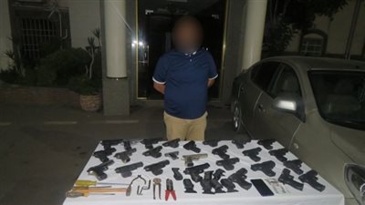 مسدس أون لاين.. حبس تاجر أسلحة بالسيدة زينب يروج بضاعته عبر يوتيوب