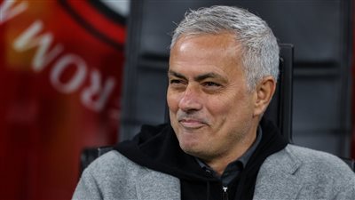 أسماك القرش قادمة.. مورينيو يعلق على اقتراب برشلونة ويوفنتوس من الدوري الأوروبي