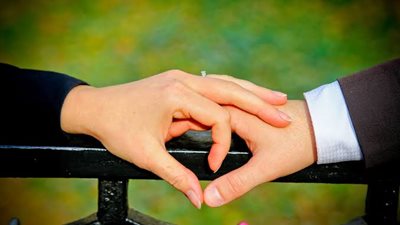 الإفتاء: صبر الزوجة على أعباء الحياة مع زوجها من أبواب دخولها الجنة