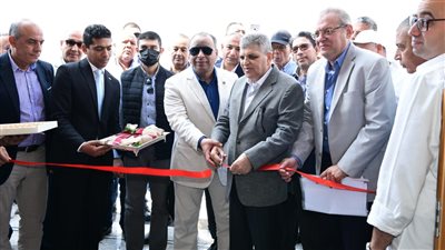 رئيس هيئة قناة السويس يفتتح مسجد الرزاق.. ويوجه بالانتهاء من أعمال تطوير أحواض الاستزراع السمكي 